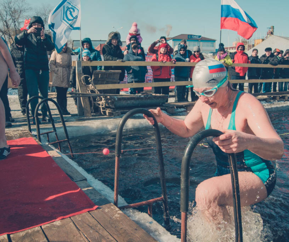 В Благовещенске «моржи» борются за звание «Железного человека»