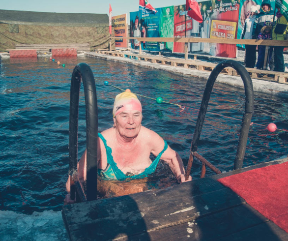 В Благовещенске «моржи» борются за звание «Железного человека»