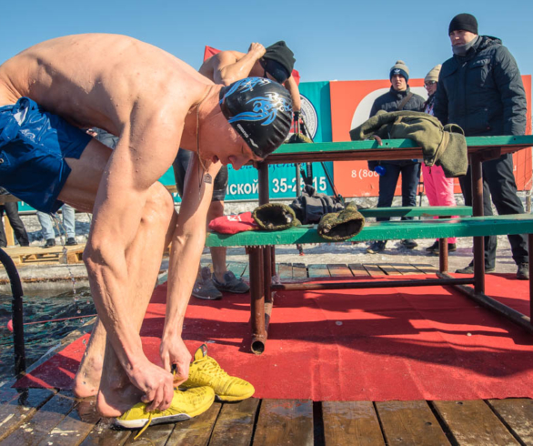 В Благовещенске «моржи» борются за звание «Железного человека»