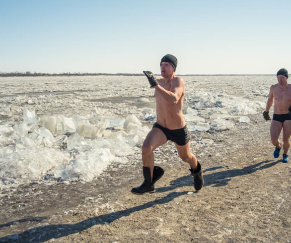 В Благовещенске «моржи» борются за звание «Железного человека»