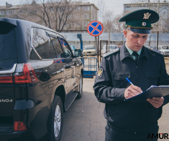 У благовещенца за долг друга арестовали Lexus и Toyota Land Cruiser