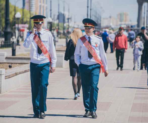 Почти тысяча благовещенских выпускников услышали свой последний звонок