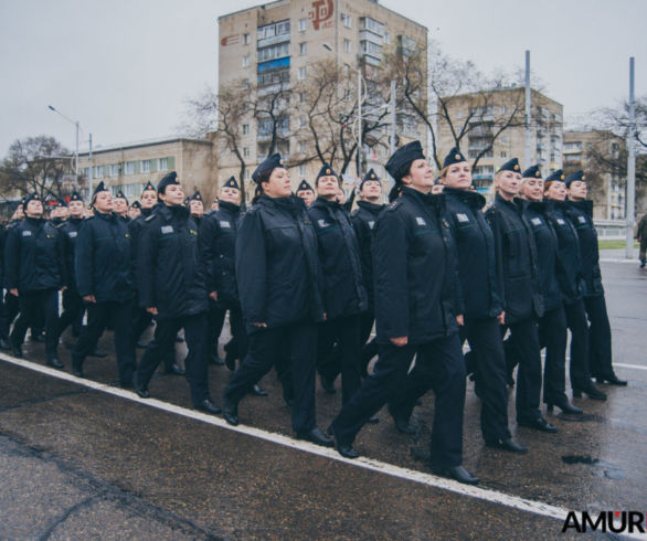 В Благовещенске под дождем прорепетировали парад Победы