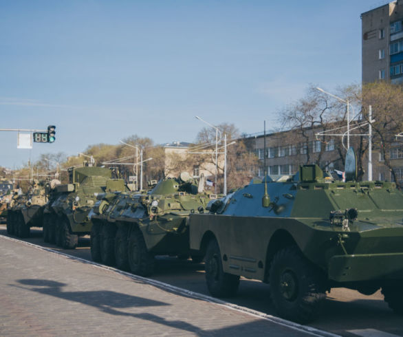 Танки в городе. В центре Благовещенска выставили военную технику