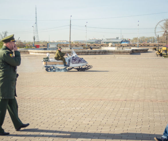 Танки в городе. В центре Благовещенска выставили военную технику