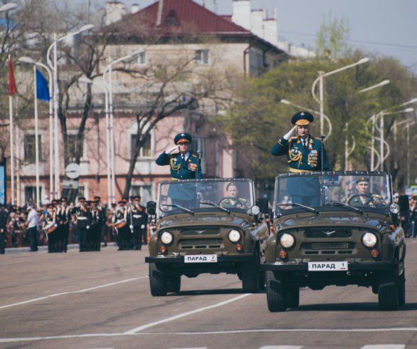 Две тысячи человек прошли торжественным маршем в Благовещенске