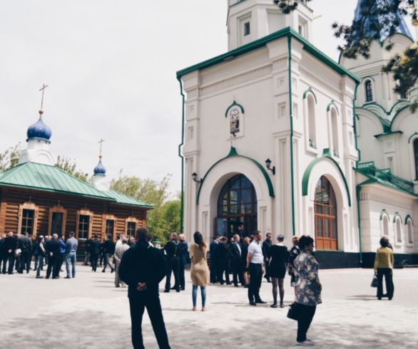 В Благовещенске простились с известным художником Александром Тихомировым