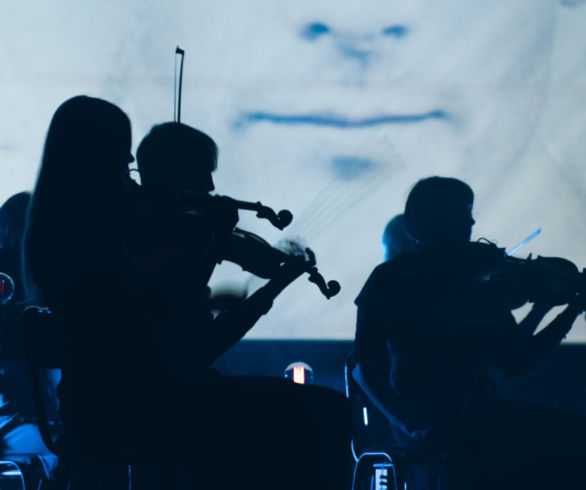 «Resonance» представили «White Tour»