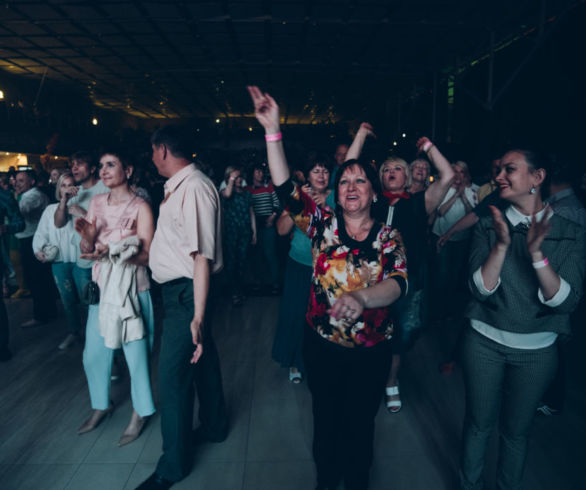 «Рожденные в СССР» танцевали в Grand Arena Ostrova под хиты прошлых лет