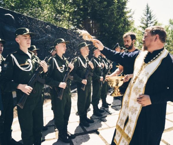 В Свободном молодежь получала первые паспорта и приносила присягу