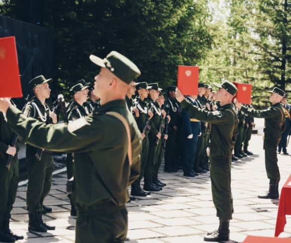 В Свободном молодежь получала первые паспорта и приносила присягу