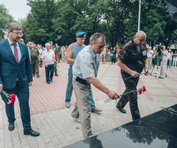 В Благовещенске празднуют День ВДВ