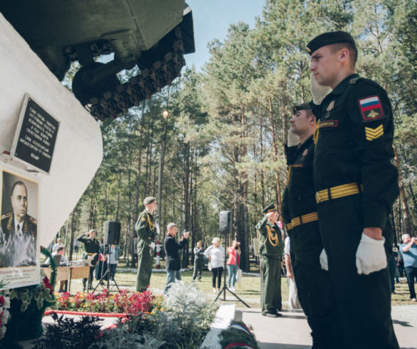 В Моховой пади военных поздравили с Днем танкиста