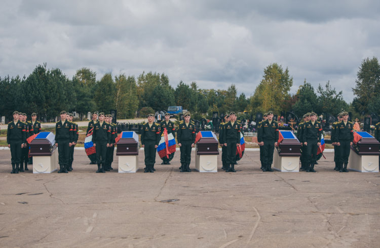 В Благовещенске с почестями перезахоронили останки русских солдат