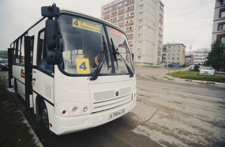 В Благовещенске на двух городских маршрутах можно расплачиваться картой