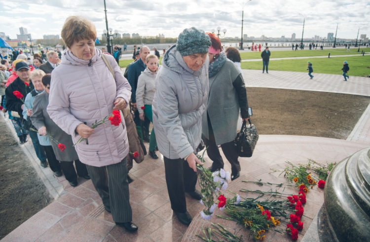 В Благовещенске открыли новый участок набережной с огромной детской площадкой