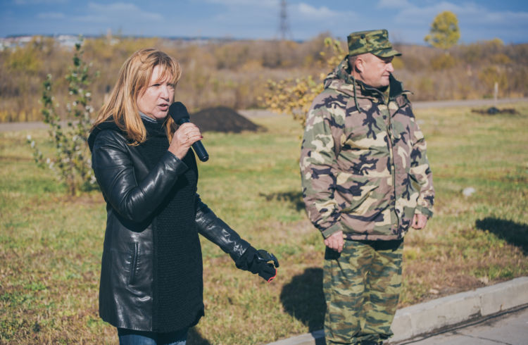 Около 500 человек пришли сегодня посадить деревья в районе Тайваня