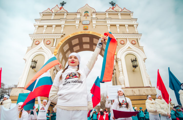 Многонациональный танцевальный флешмоб прошел в Благовещенске