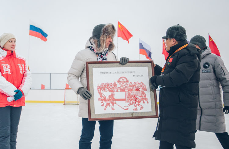 Международный хоккейный матч закончился победой россиян